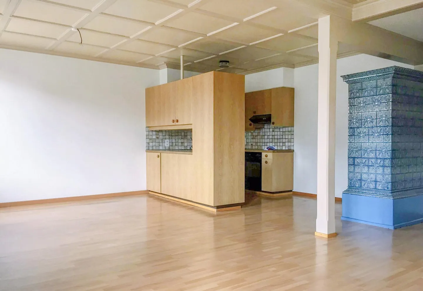 Investment property with potential - Perfectly combined living & commercial. - Photo 9 of 16