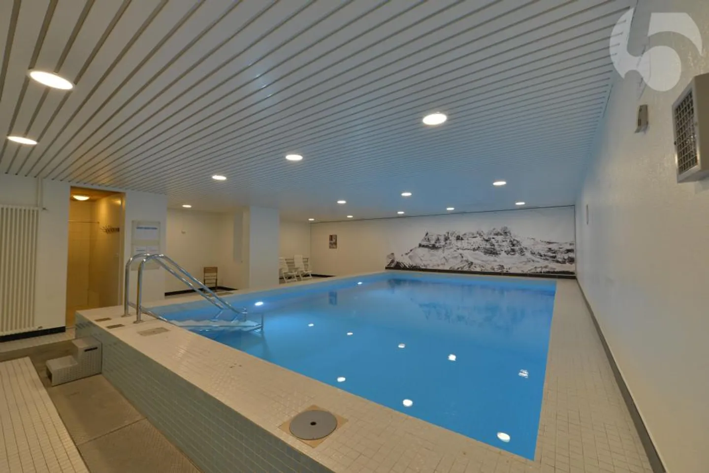 Studio directly on the ski slopes with balcony and indoor swimming pool - Photo 7 of 7
