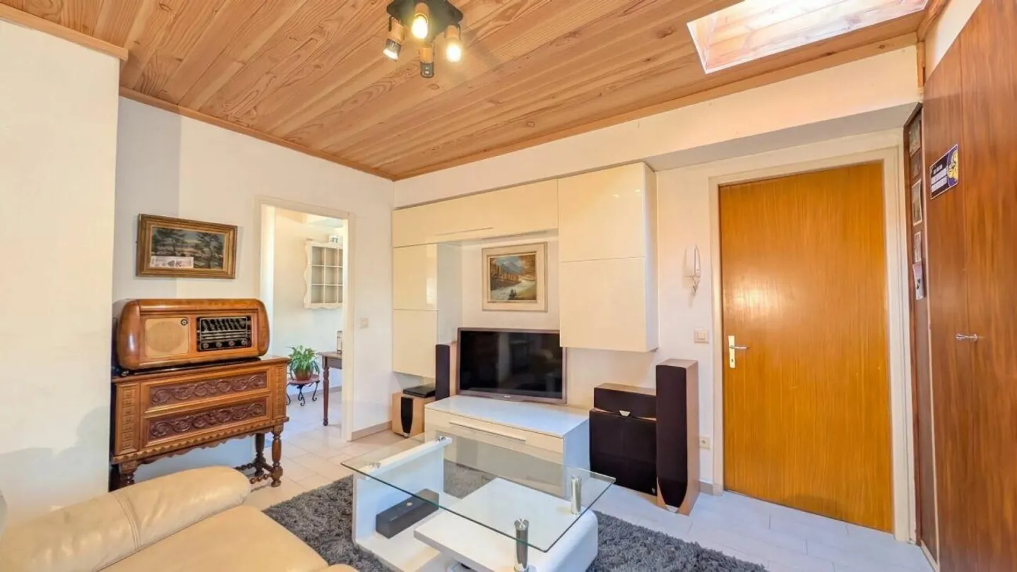 Cozy property on three levels in the heart of Malcantone - Photo 2 of 15