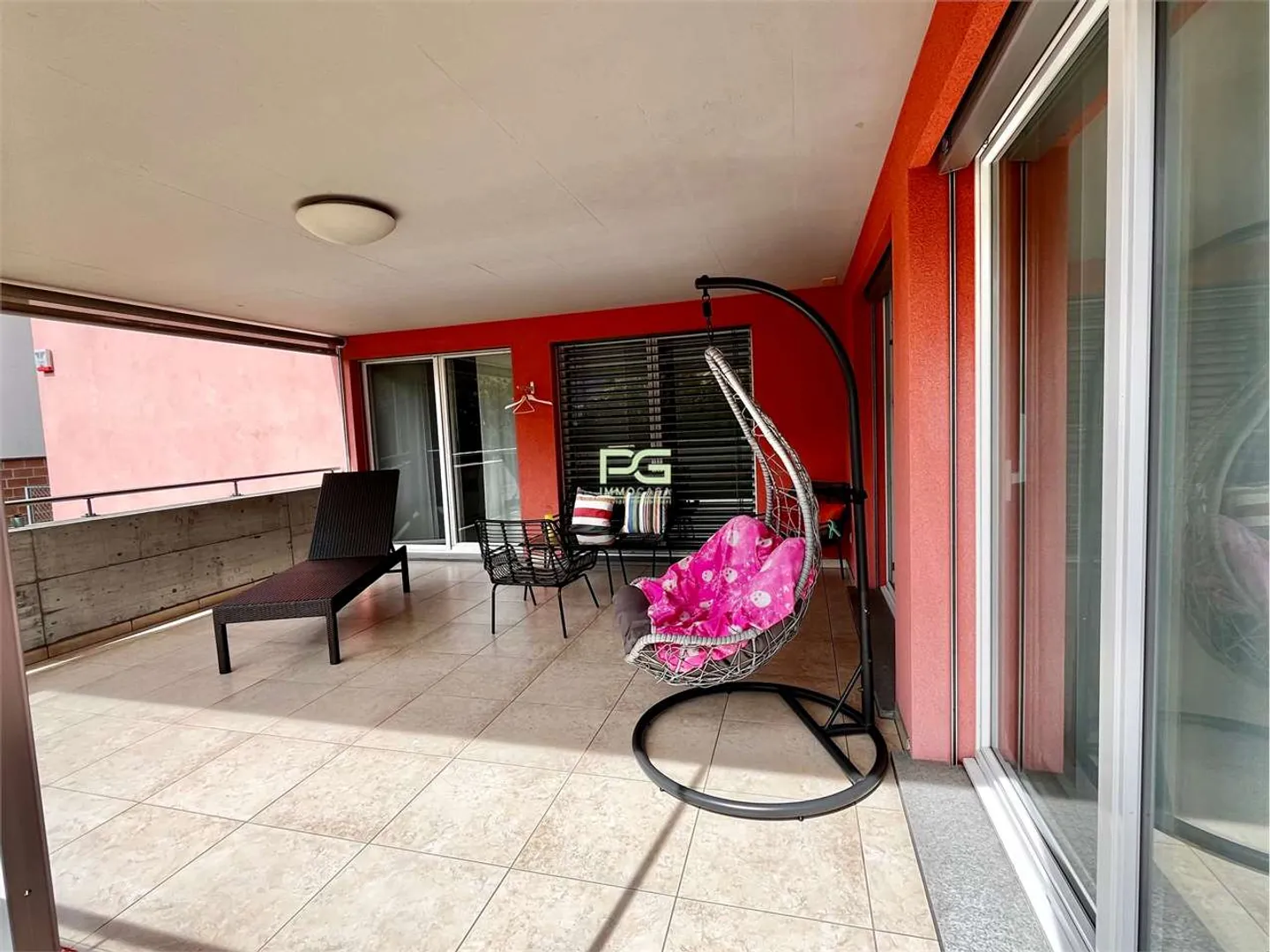 Spazioso appartamento di 4.5 locali con giardino - Foto 2 di 9