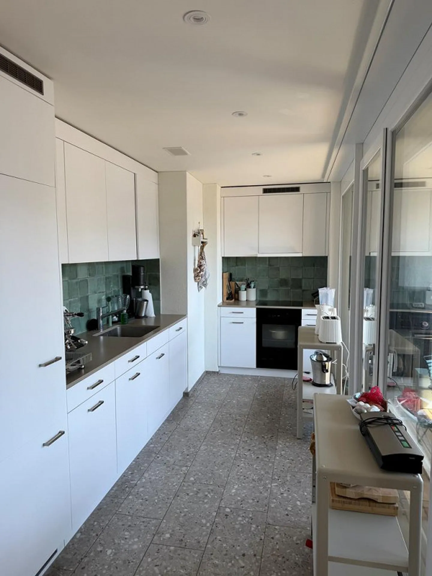 Appartement moderne et confortable de 3,5 pièces avec loggia à Uster - Photo 3 sur 8