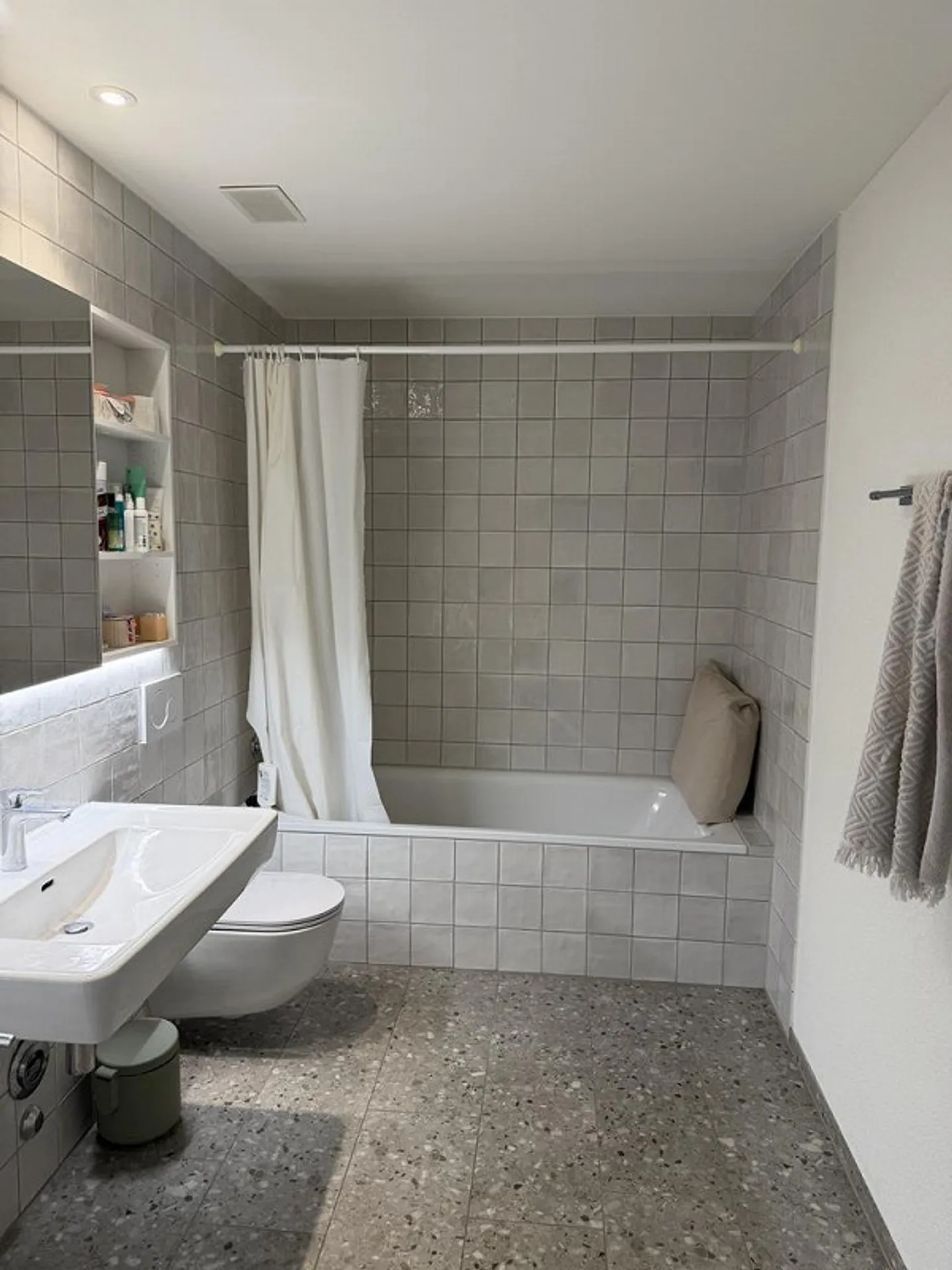 Appartement moderne et confortable de 3,5 pièces avec loggia à Uster - Photo 6 sur 8