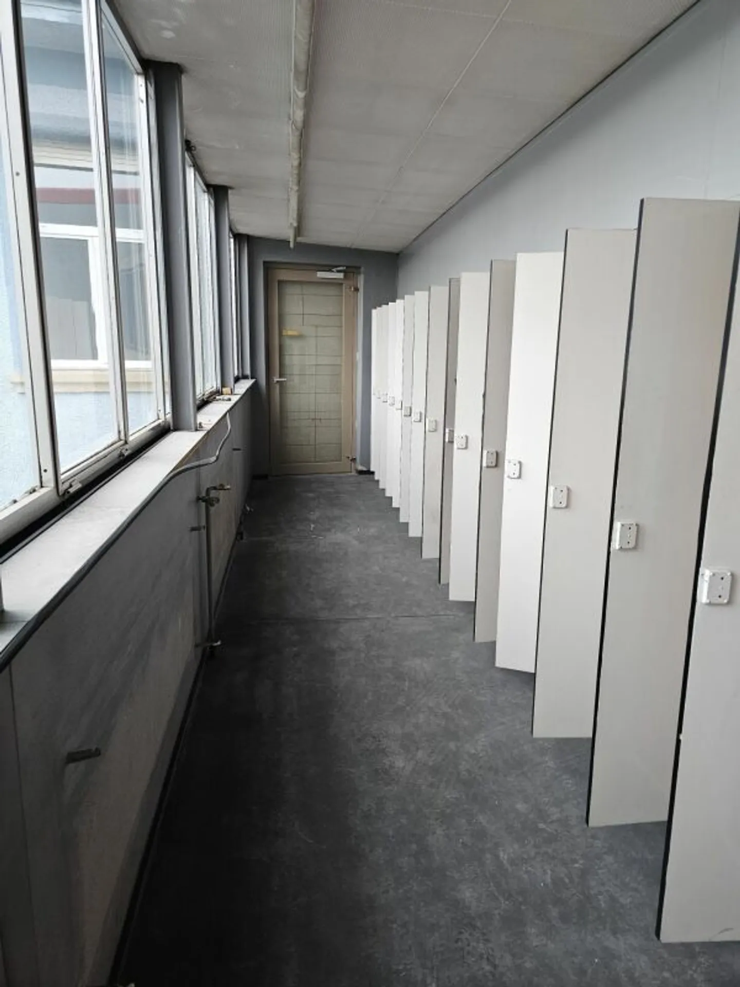 Espace commercial polyvalent dans un emplacement central - Photo 3 sur 4