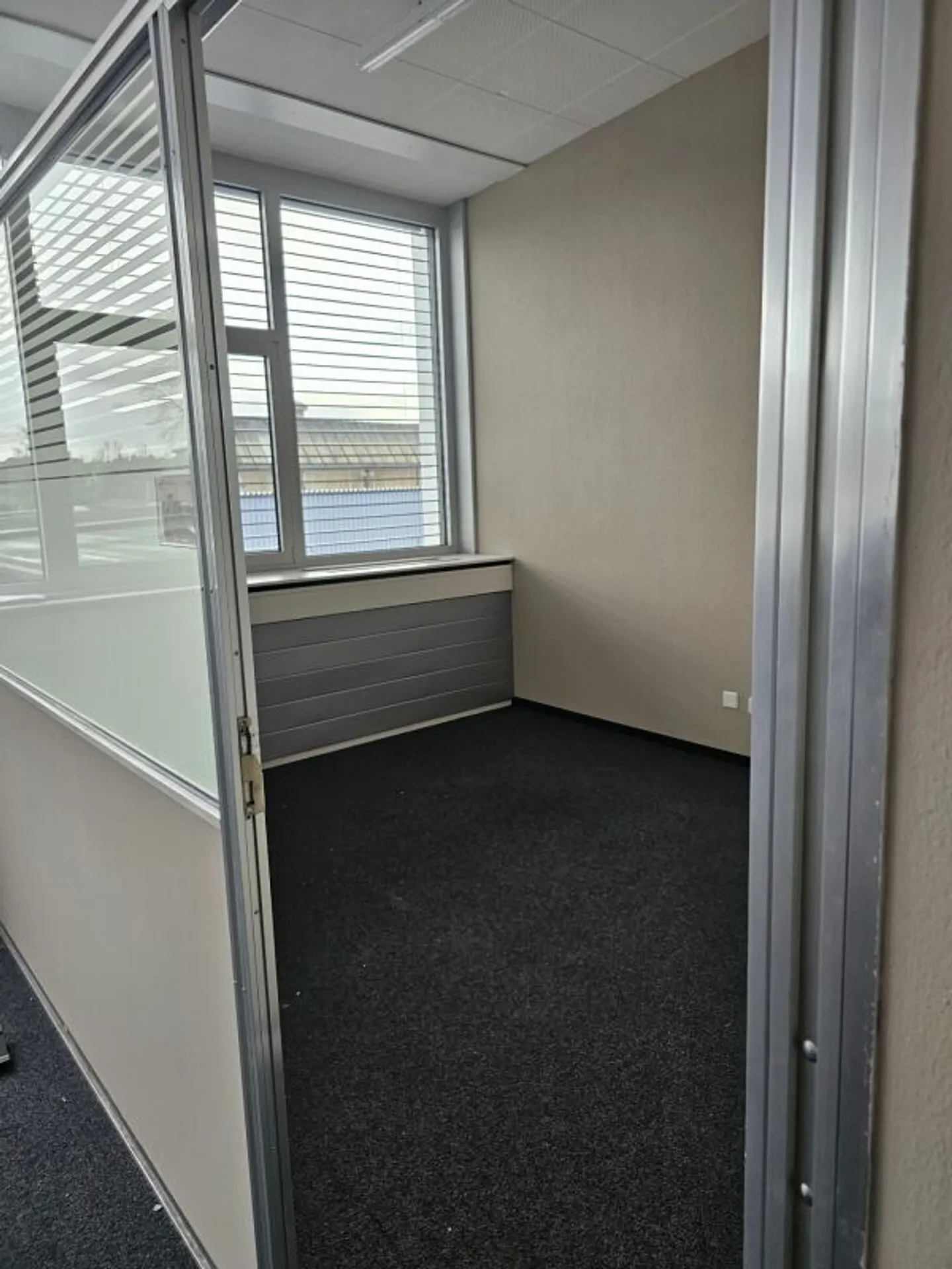 Espace commercial polyvalent dans un emplacement central - Photo 4 sur 4