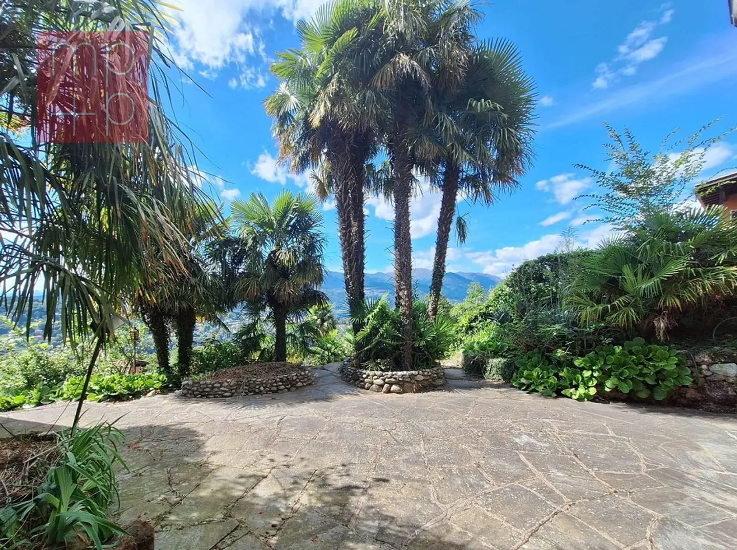 Villa mit Panoramablick - Foto 1 von 8