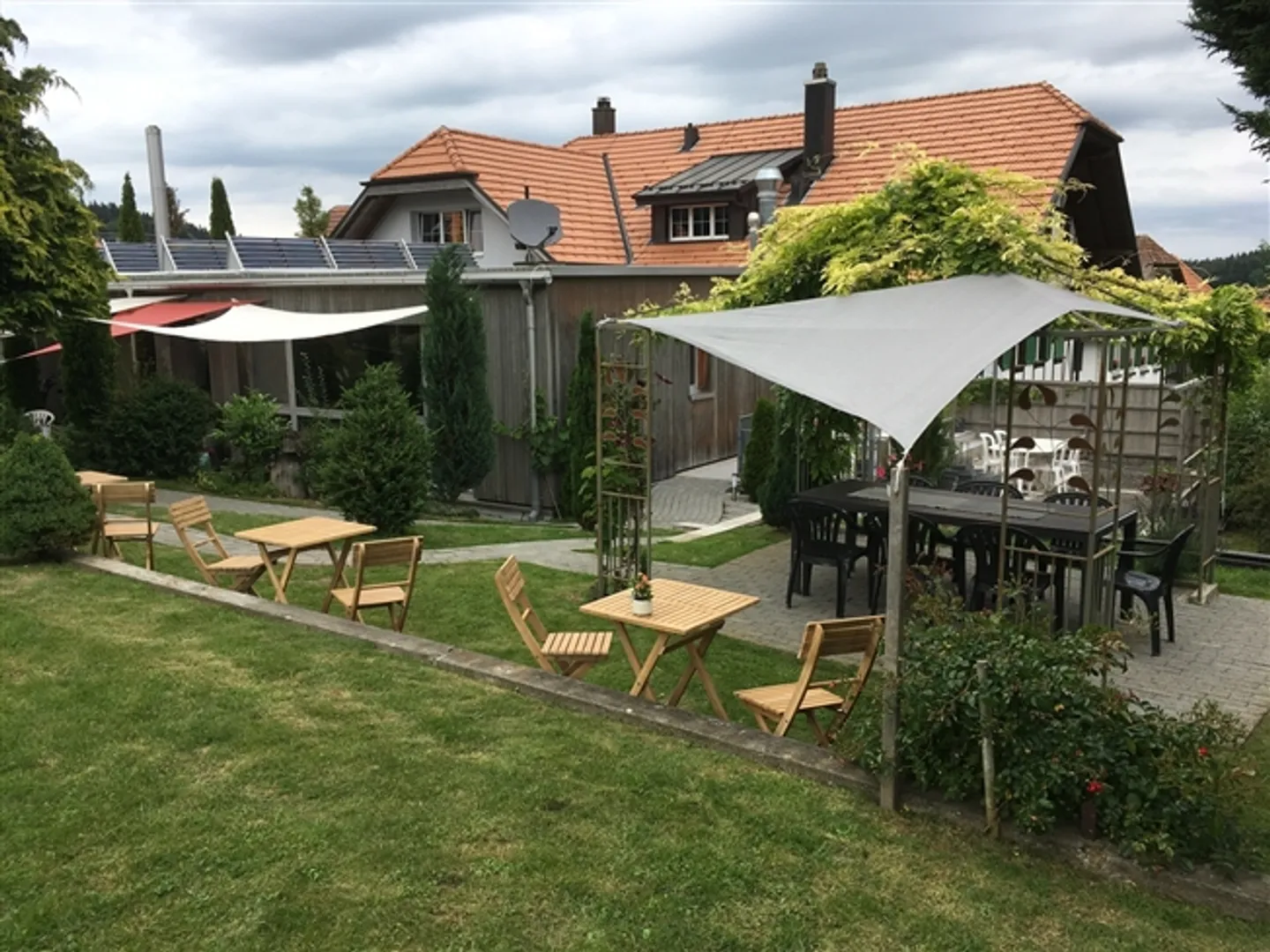 Charmantes Studio mit Garten - Foto 9 von 10