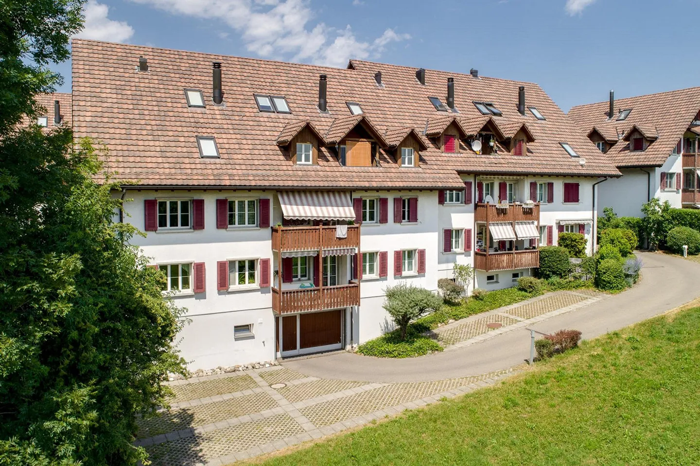 Sichere Parkplätze verfügbar - Foto 1 von 1