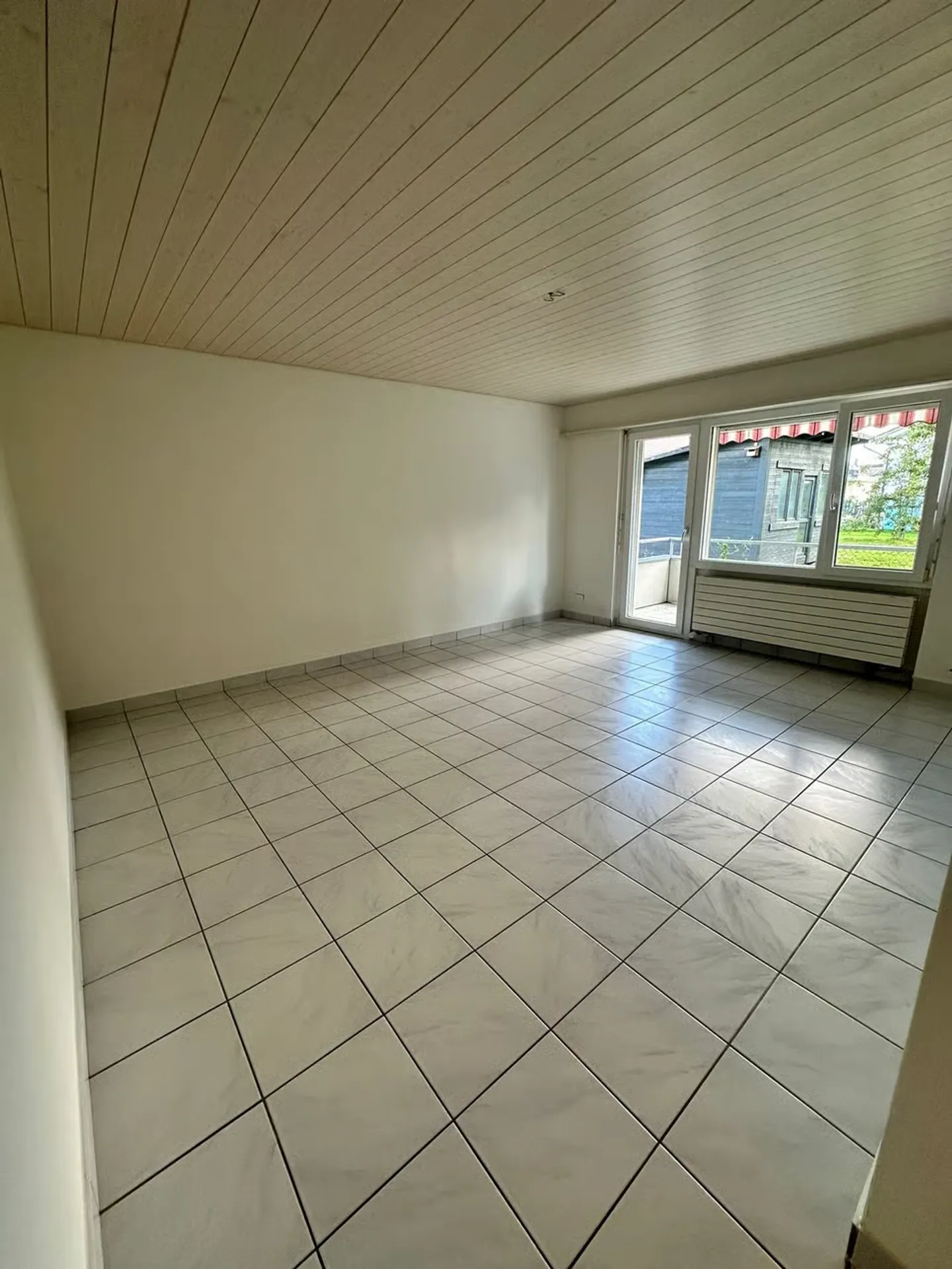 Bright 4-room apartment on the raised ground floor - Photo 2 of 12