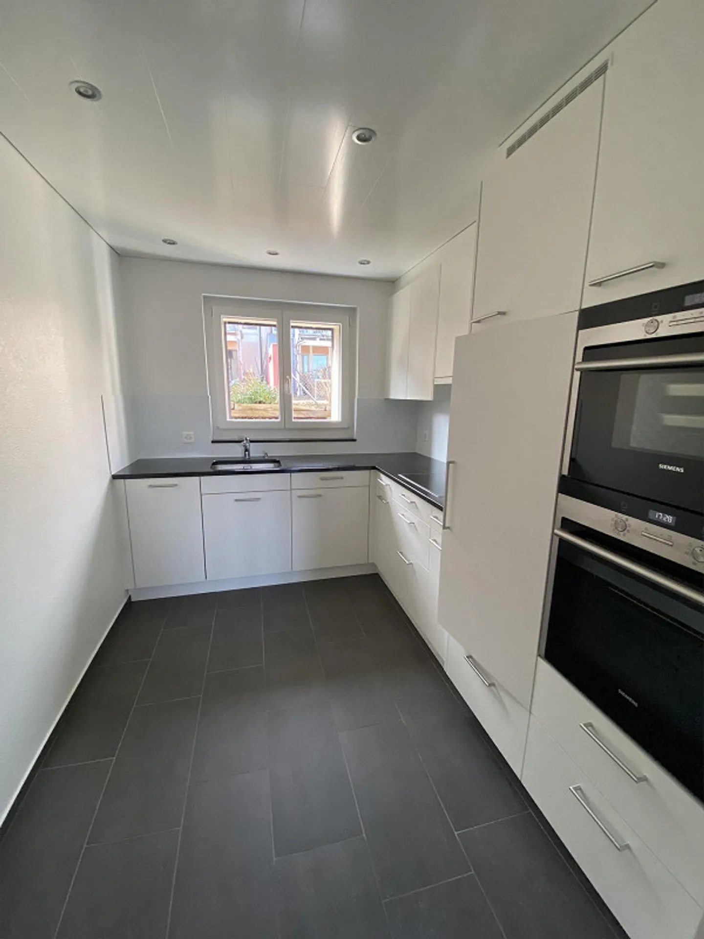 Appartamento 4½ locali ristrutturato con ampio balcone - Foto 5 di 8