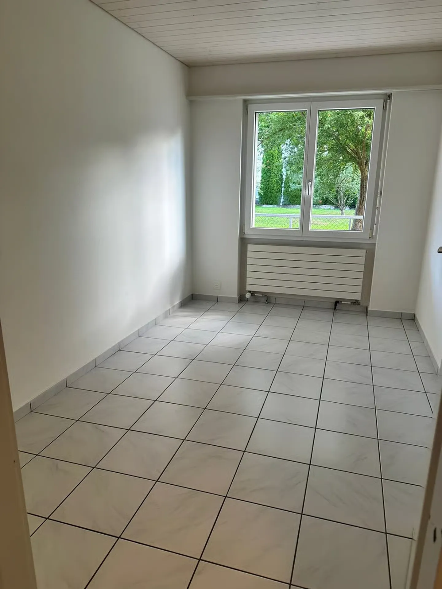 Bright 4-room apartment on the raised ground floor - Photo 4 of 12