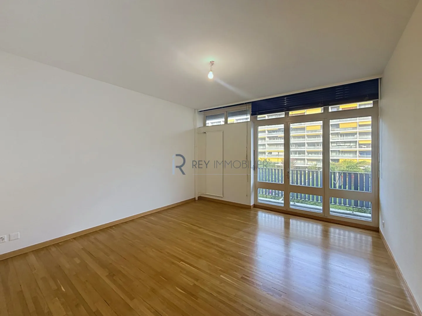 Exclusive! Crossing apartment with terrace - Photo 5 of 6