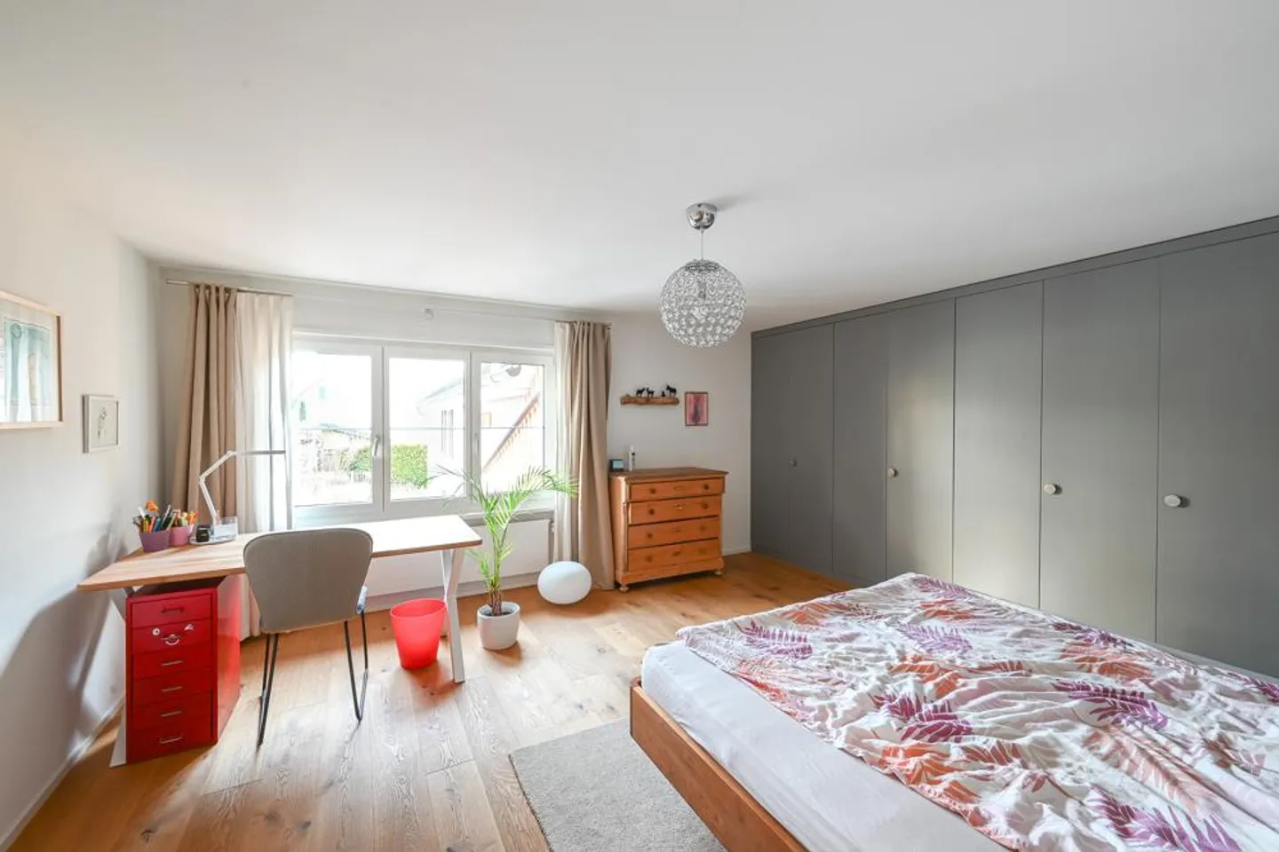 Vie spacieuse et bien entretenue avec histoire et potentiel - Photo 5 sur 7