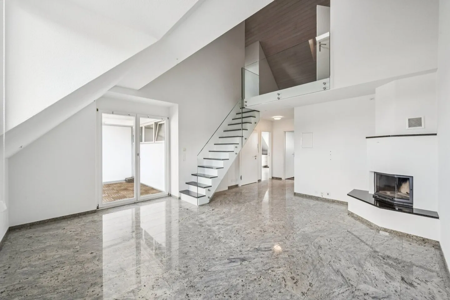 Living in Gundeli - Stylish Maisonette with 2 Terraces - Photo 1 of 5