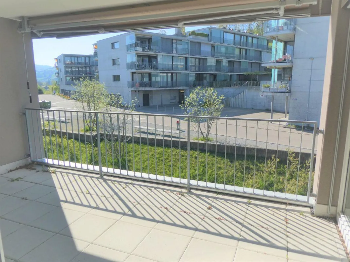 Appartement spacieux avec commodités modernes - Photo 2 sur 12