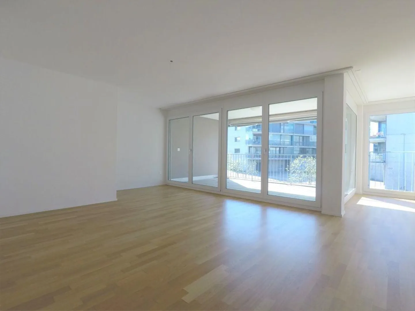 Appartement spacieux avec commodités modernes - Photo 4 sur 12