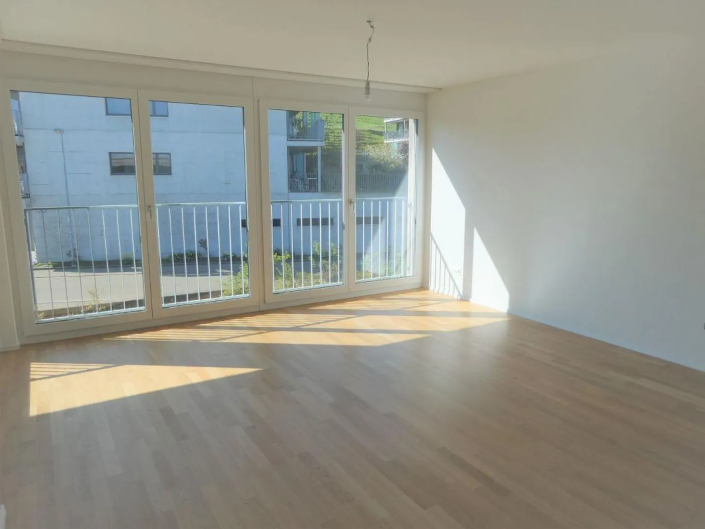 Appartement spacieux avec commodités modernes - Photo 5 sur 12