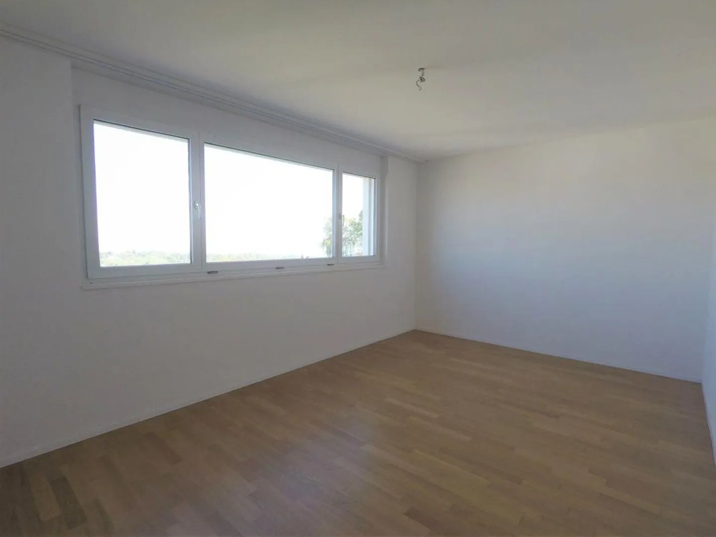 Appartement spacieux avec commodités modernes - Photo 7 sur 12