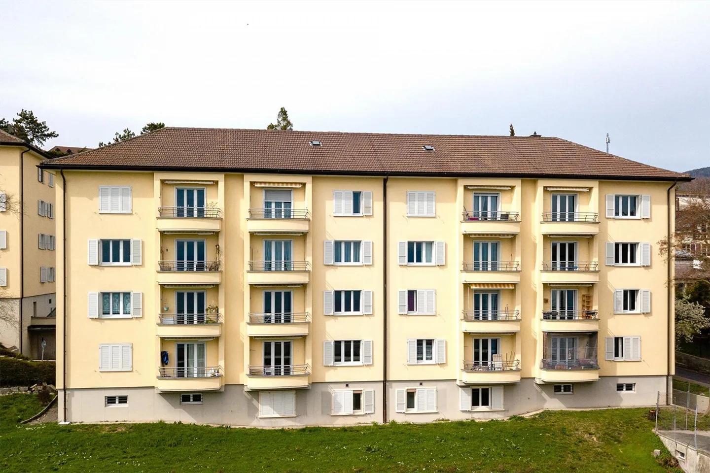 Place de Parc Extérieure à Louer - Photo 1 sur 2