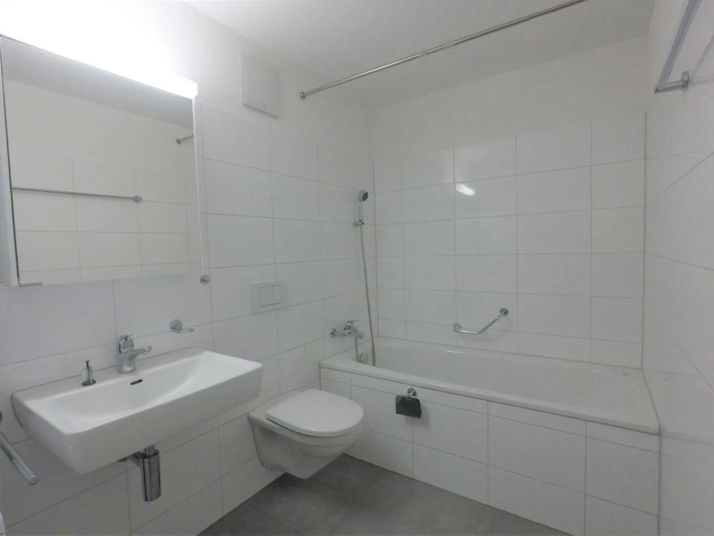 Appartement spacieux avec commodités modernes - Photo 10 sur 12