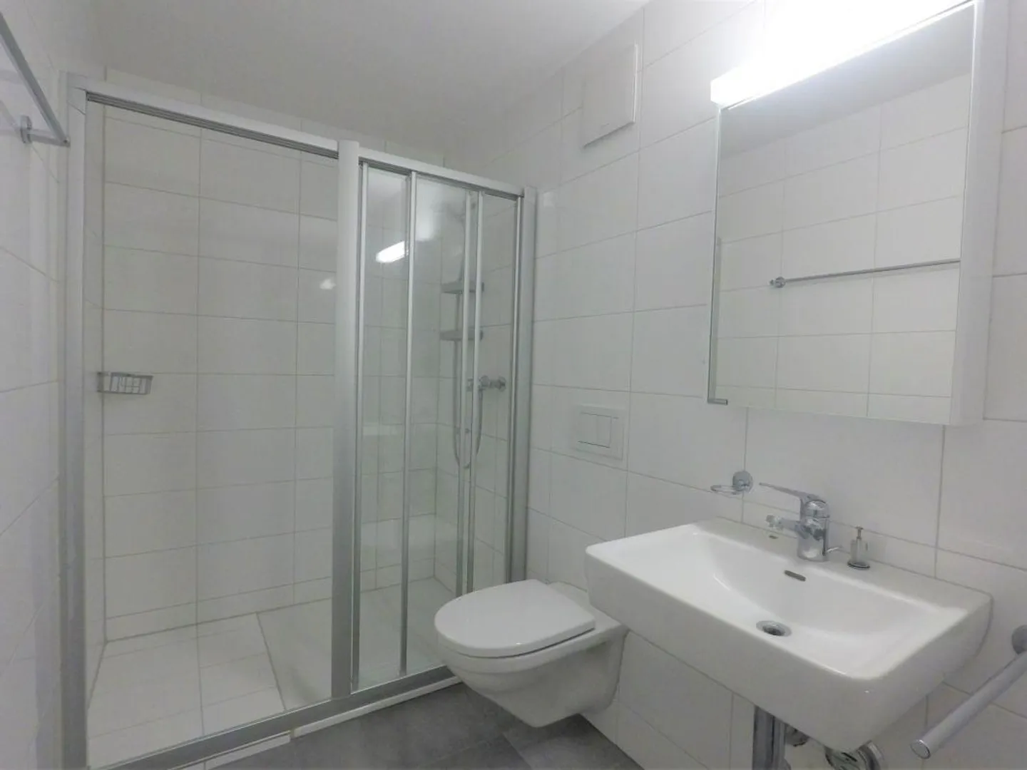 Appartement spacieux avec commodités modernes - Photo 11 sur 12