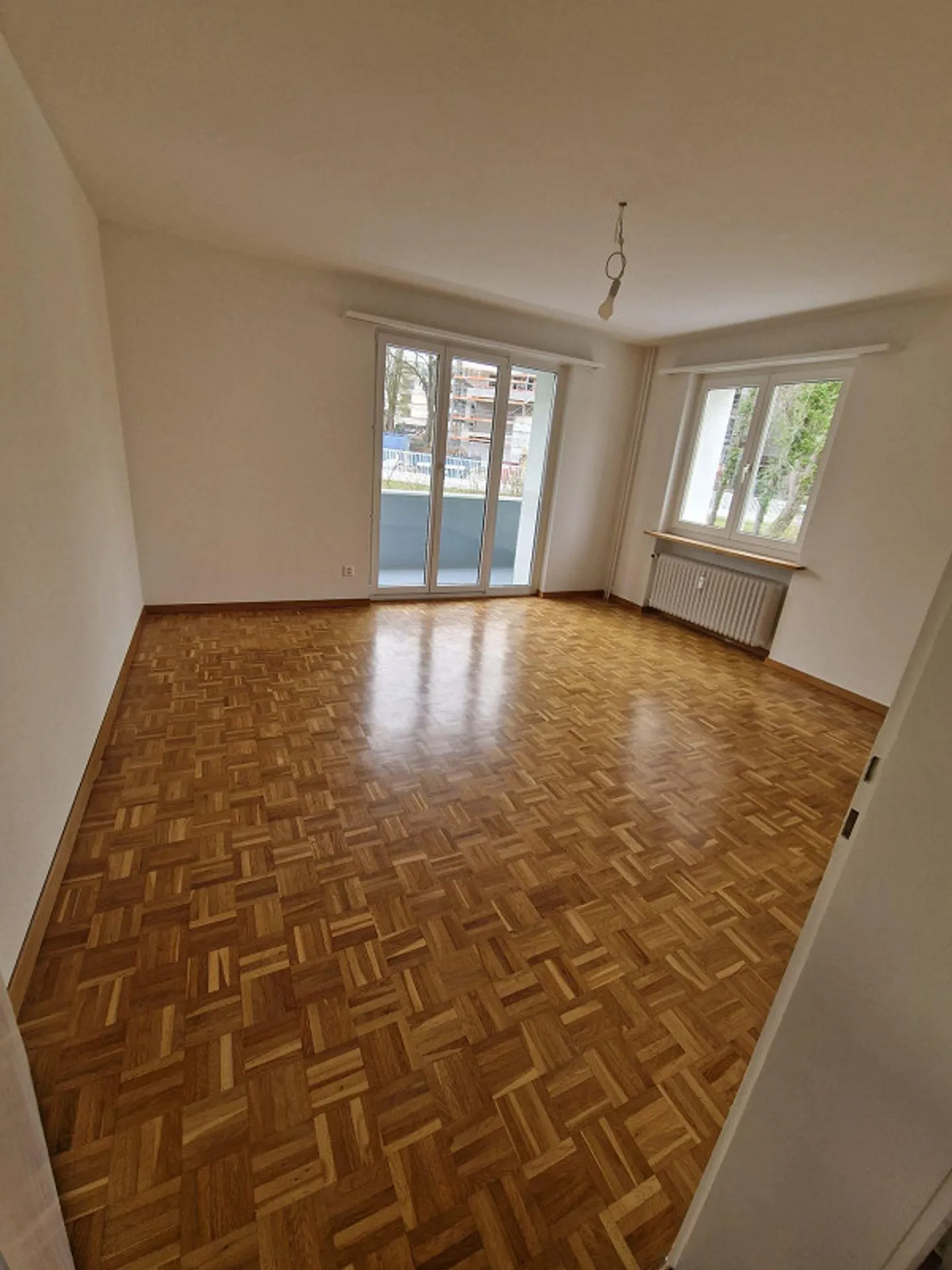 Appartement 3.5 pièces fraîchement rénové dans un emplacement idéal - Photo 4 sur 5