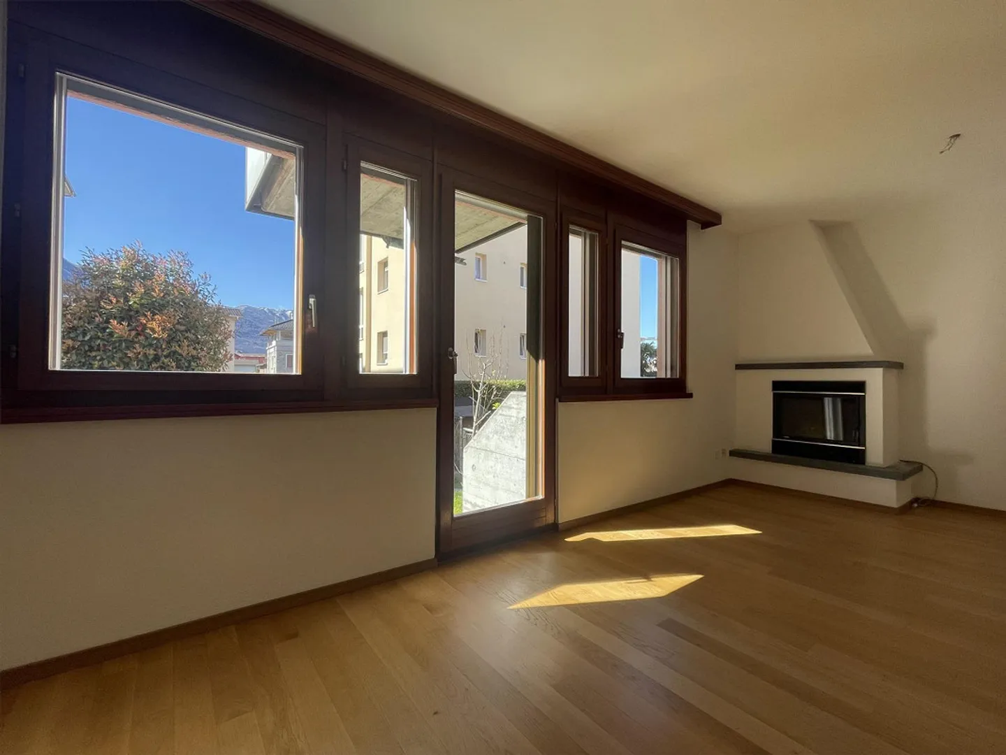 Ampio appartamento di 2,5 locali con giardino ristrutturato - Foto 2 di 13