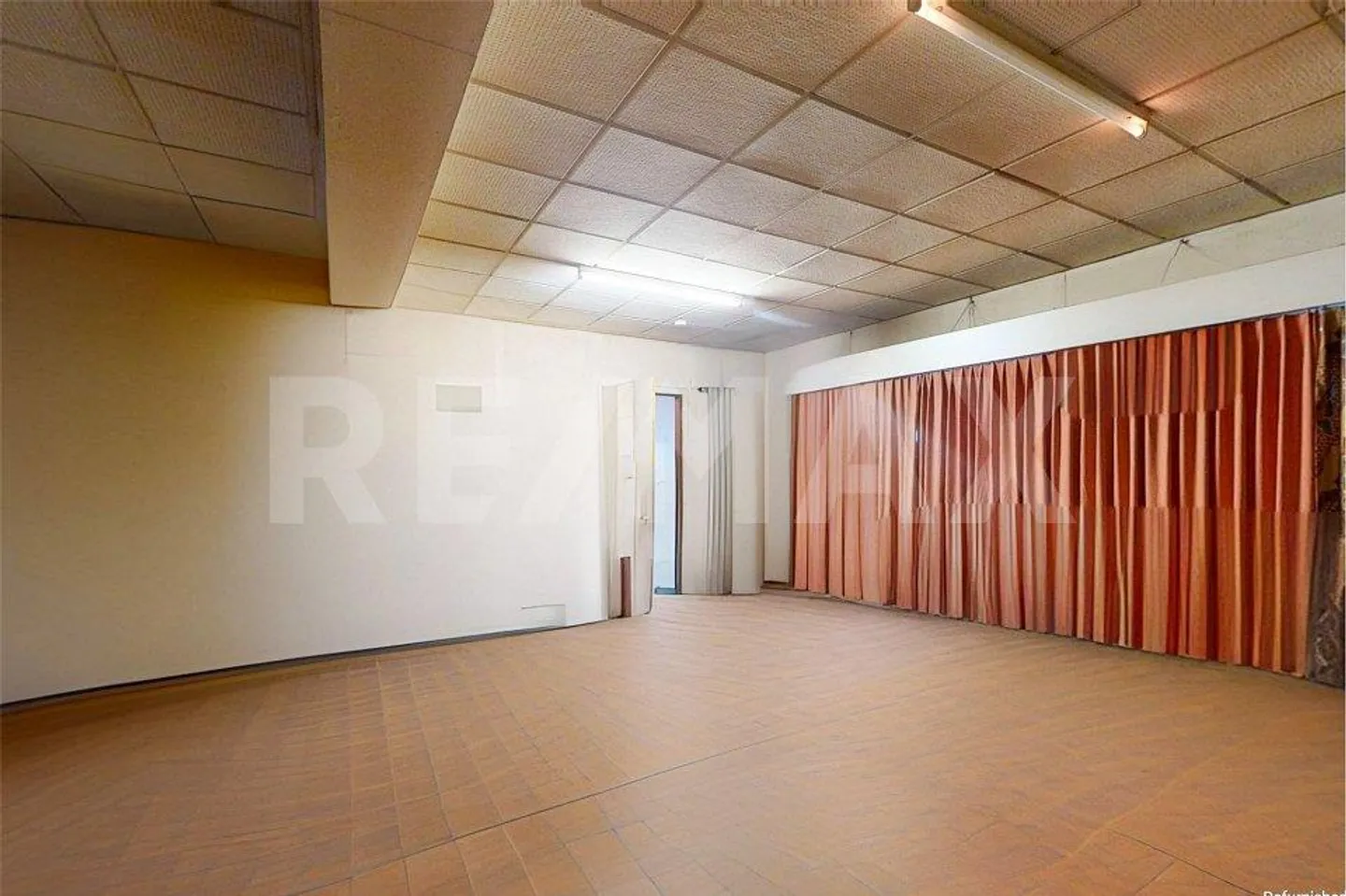 Maison avec 3 appartements et magasin - Photo 5 sur 13