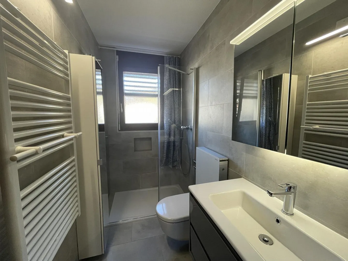 Ampio appartamento di 2,5 locali con giardino ristrutturato - Foto 6 di 13