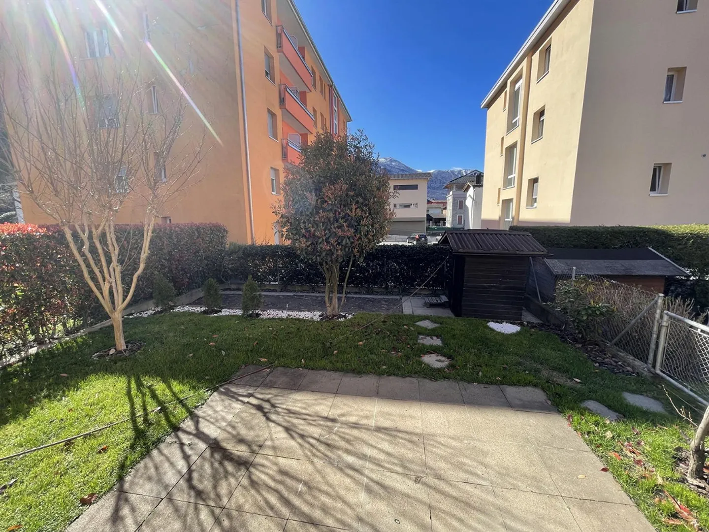 Ampio appartamento di 2,5 locali con giardino ristrutturato - Foto 10 di 13