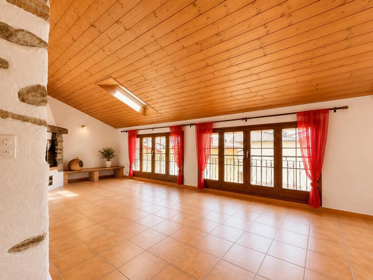 BEDANO - FOR SALE SEMI-DETACHED HOUSE IN HISTORICAL CENTER - Photo 9 of 13
