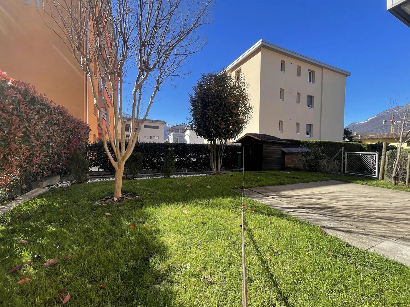Ampio appartamento di 2,5 locali con giardino ristrutturato - Foto 11 di 13