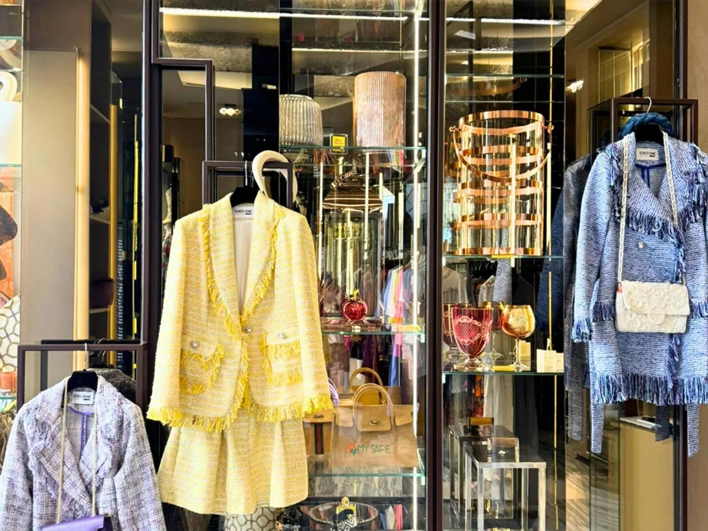 CENTRALITY AND ELEGANCE IN THE HEART OF THE CITY, GUARANTEED SUCCESS - Photo 1 of 10