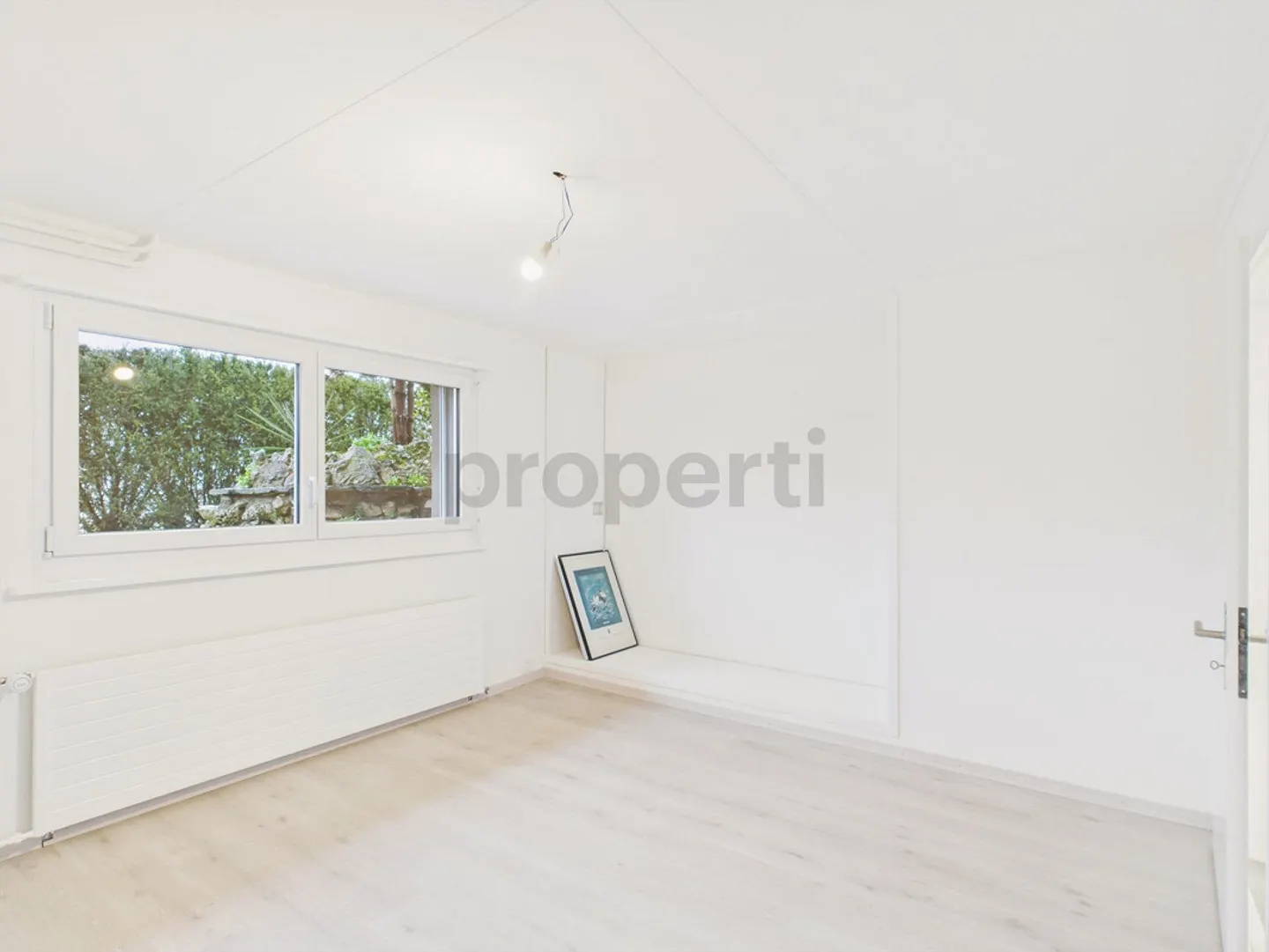 Moderna casa a schiera ristrutturata con giardino a La Neuveville - Foto 8 di 14