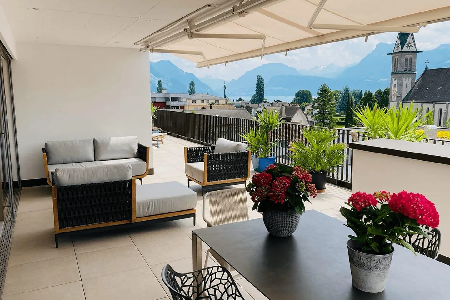 5.5-room penthouse with 112 m² south terrace in Ennetbürgen for rent - Photo 6 of 13