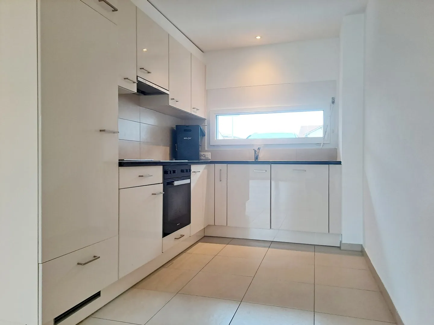 Appartement spacieux avec terrasse - Photo 2 sur 14