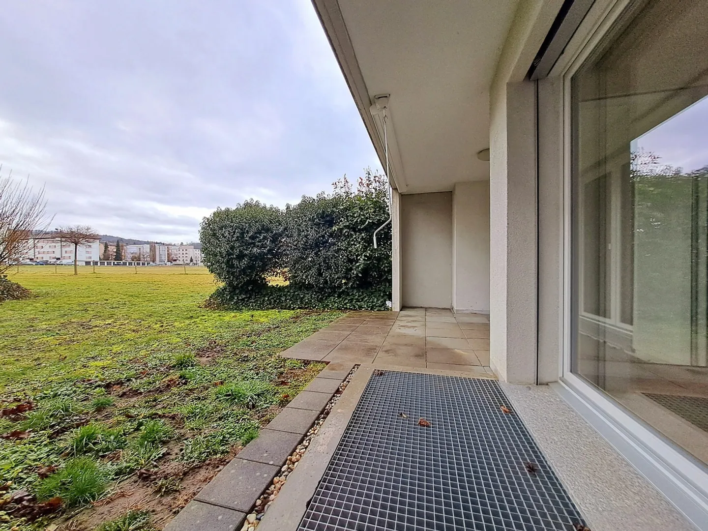 Appartement spacieux avec terrasse - Photo 6 sur 14