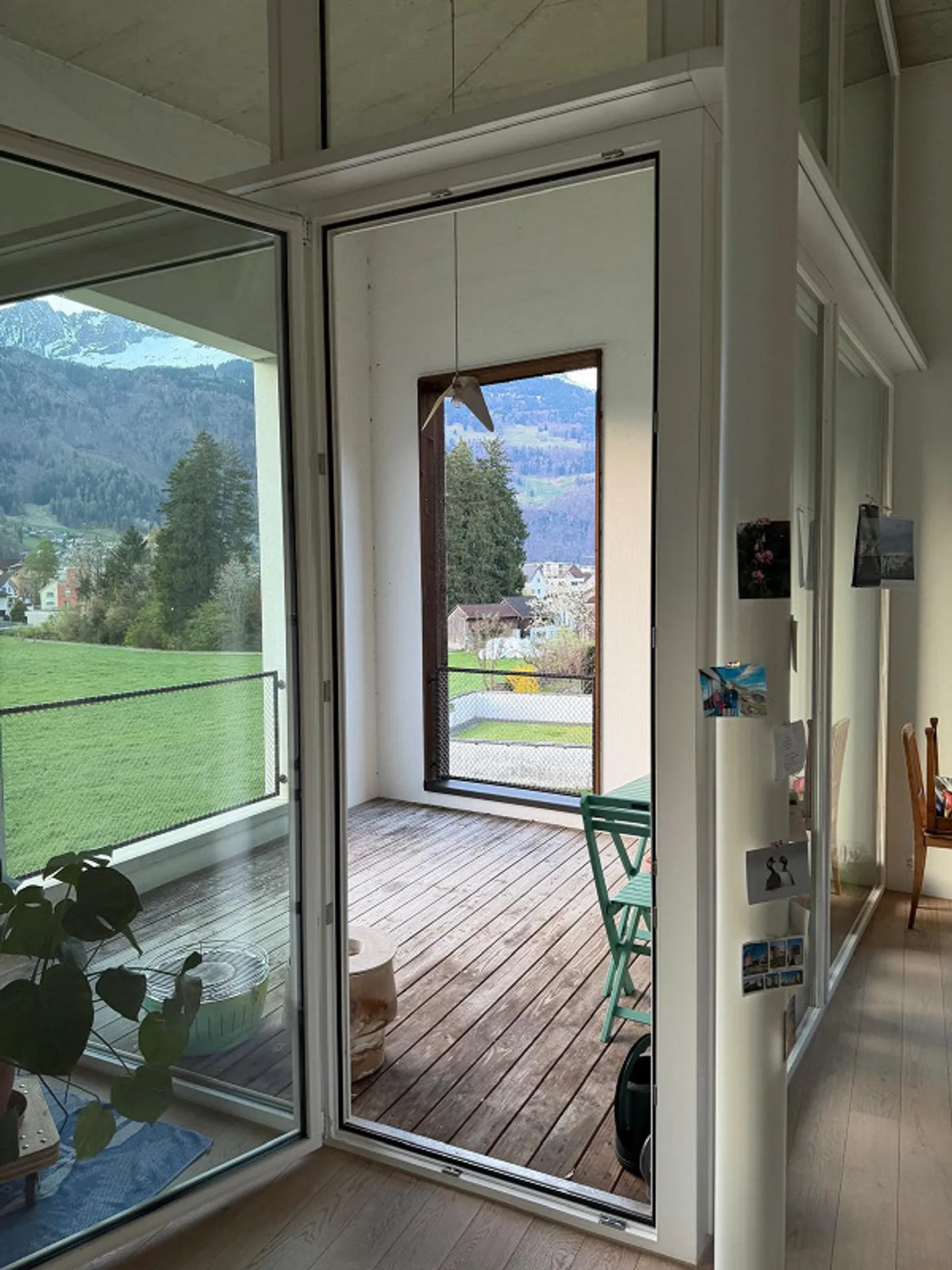 Attractive 3.5-room apartment with impressive room height and loggia - Photo 3 of 7