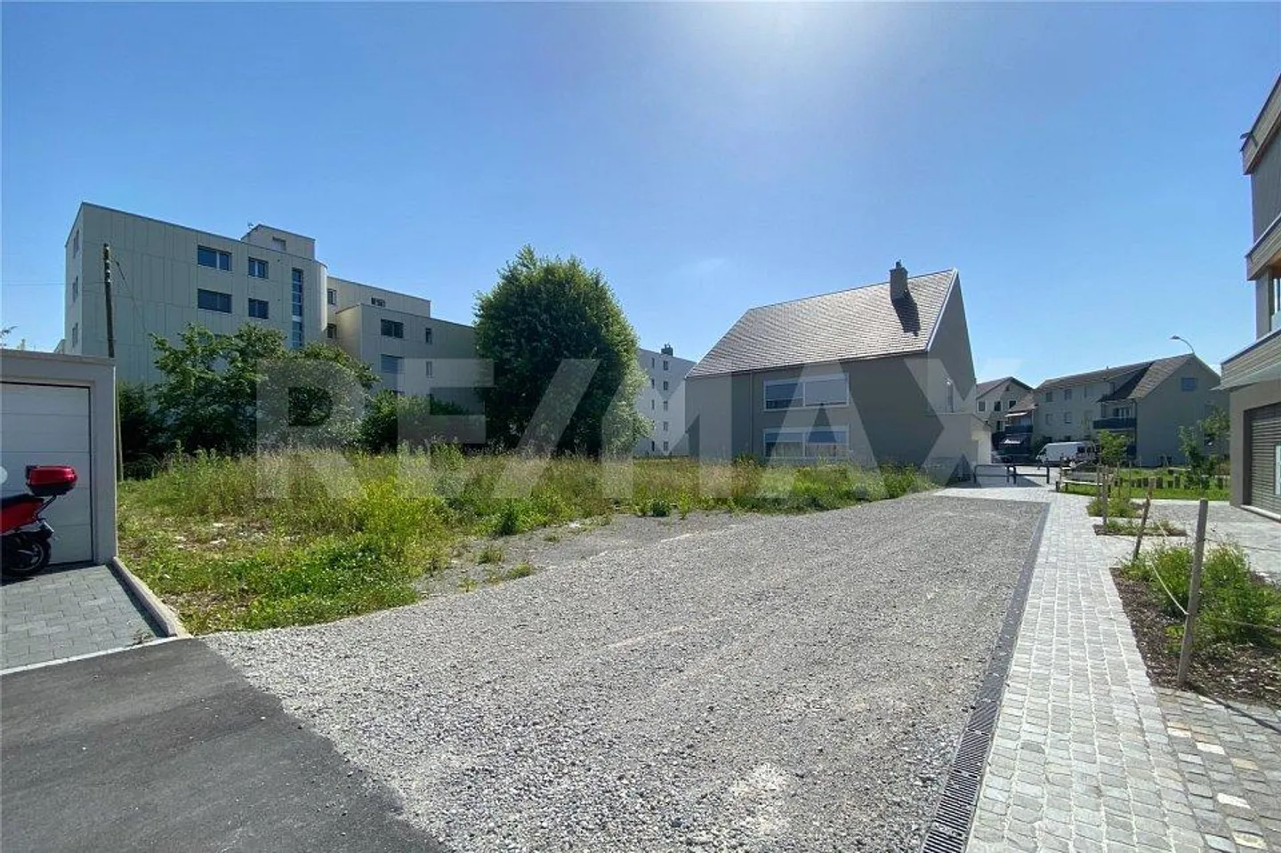 Terrain attractif avec potentiel de maison multifamiliale, entièrement développé, zone K3, AZ 1.0 - Photo 2 sur 13