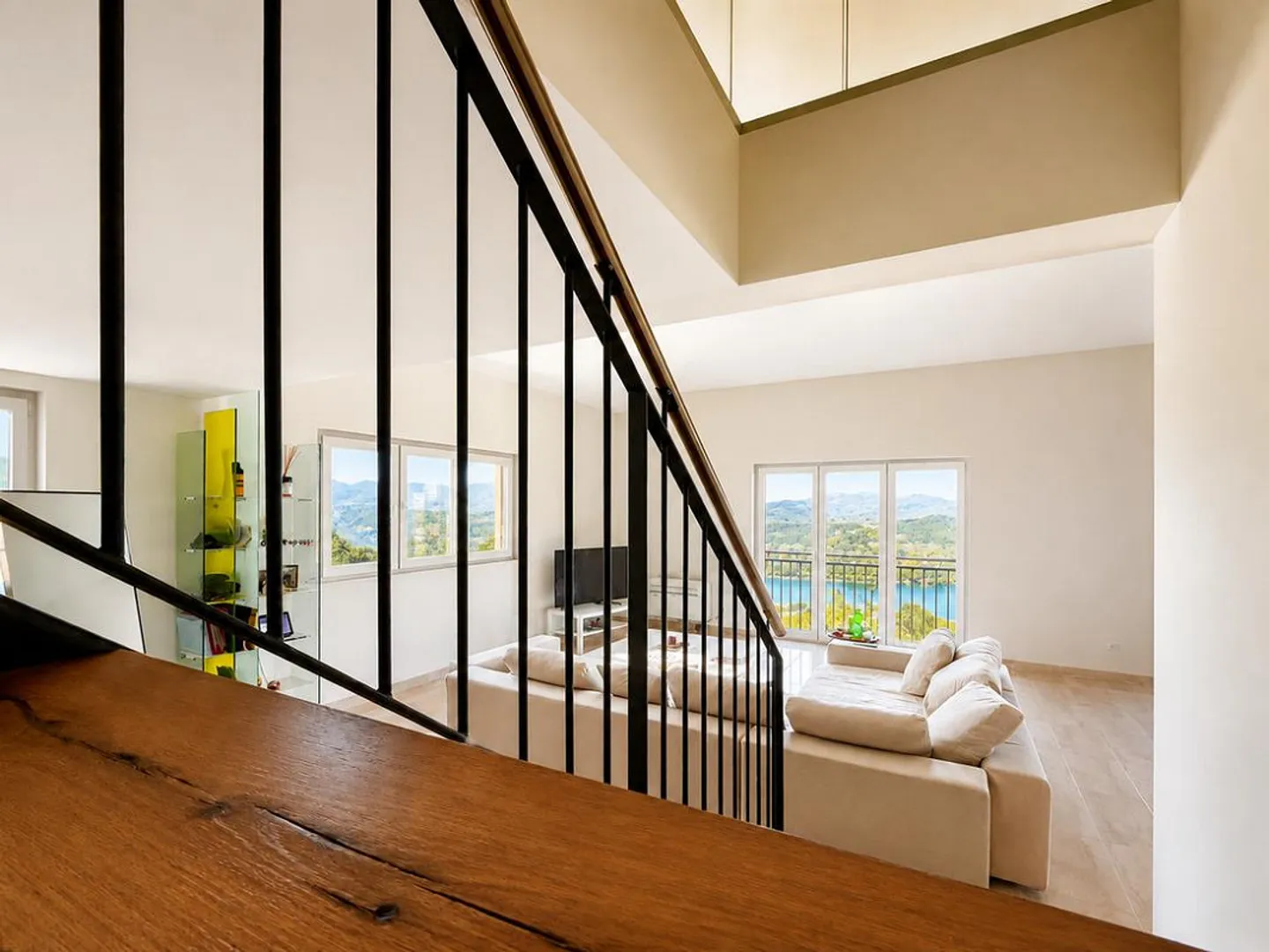 MONTAGNOLA - EXCLUSIVE DUPLEX FOR SALE 5.5 ROOMS WITH LAKE VIEW - Photo 1 of 13