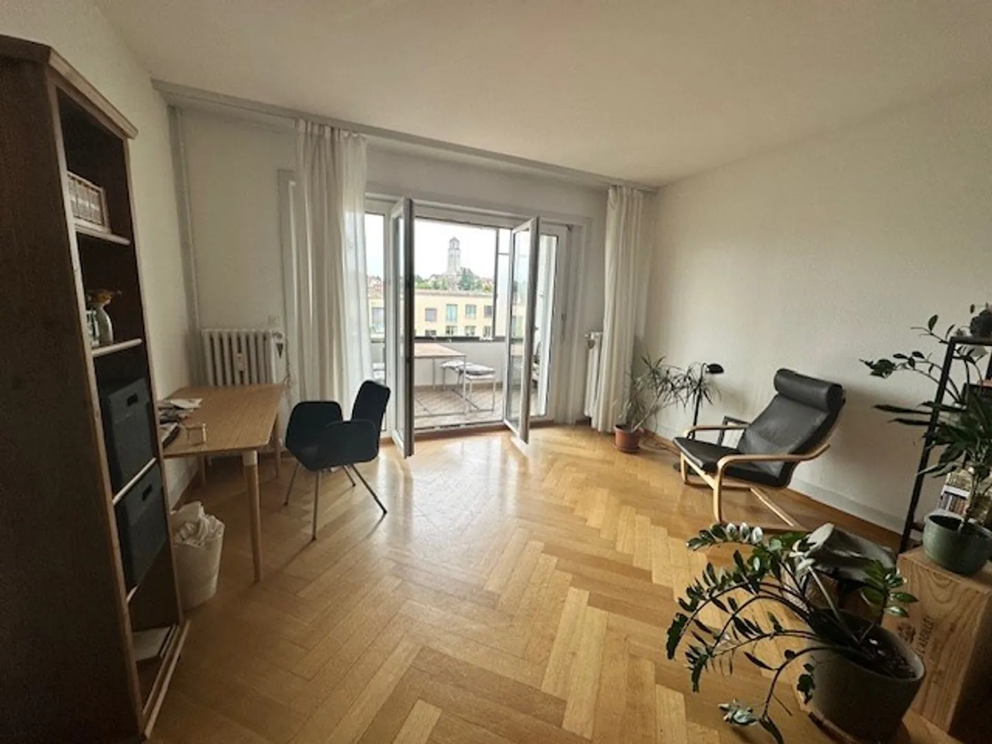 Charmante appartement 3 pièces avec une vue magnifique dans la ville de Berne - Photo 3 sur 8
