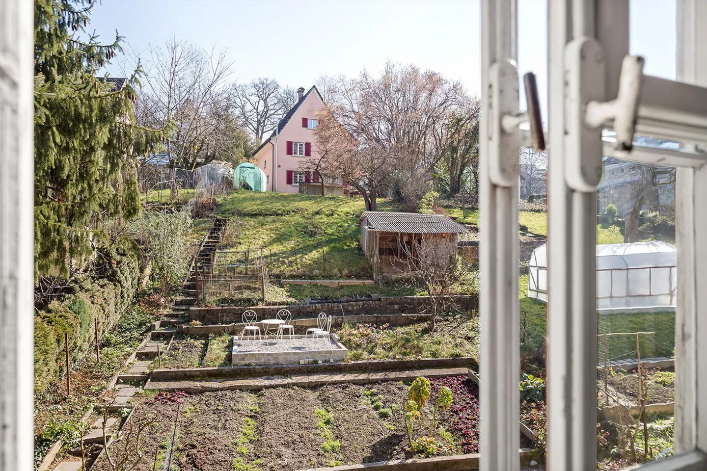 Edificio storico con fascino e molto spazio esterno - Foto 3 di 10