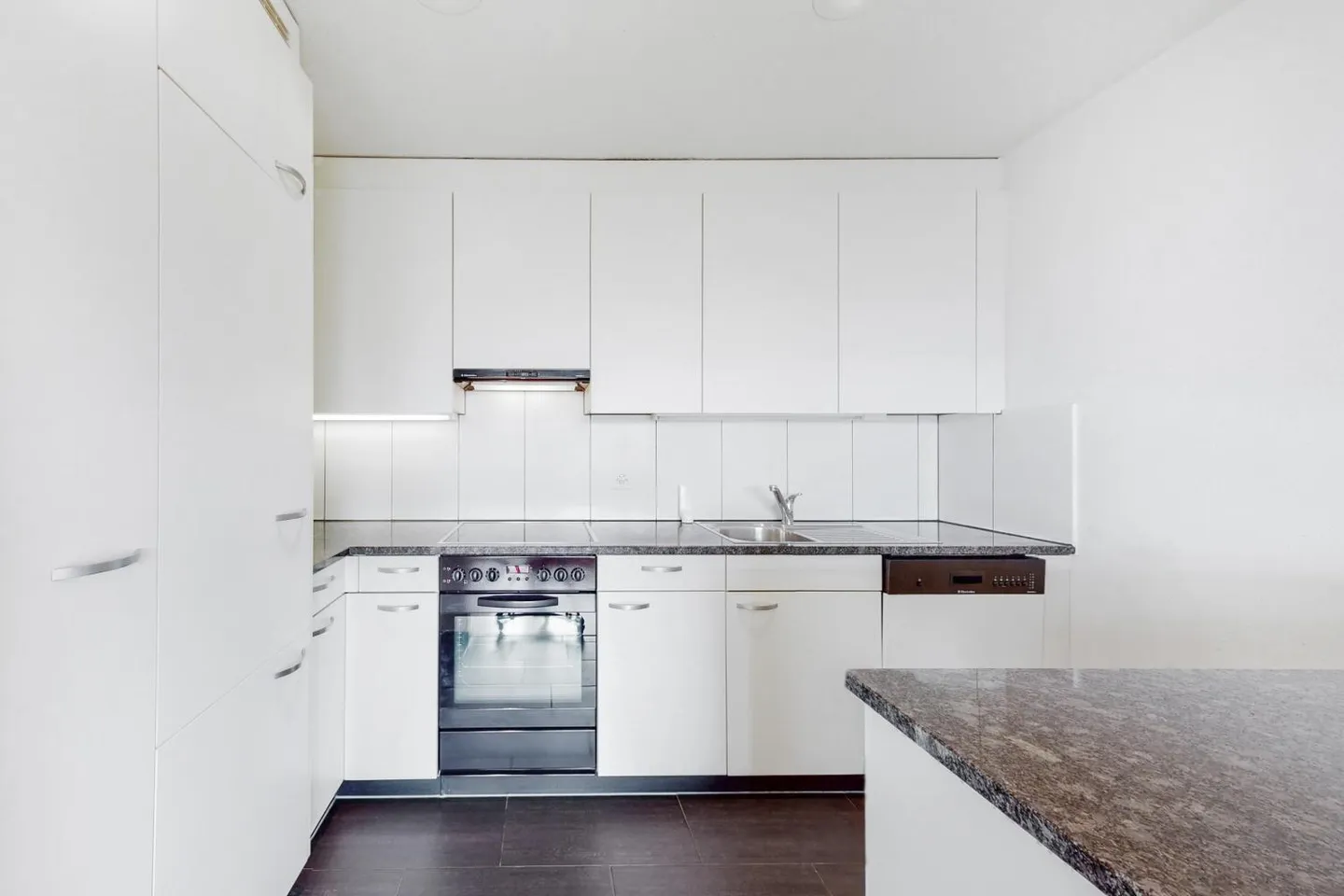 Charming apartment is looking for you! - Photo 6 of 8