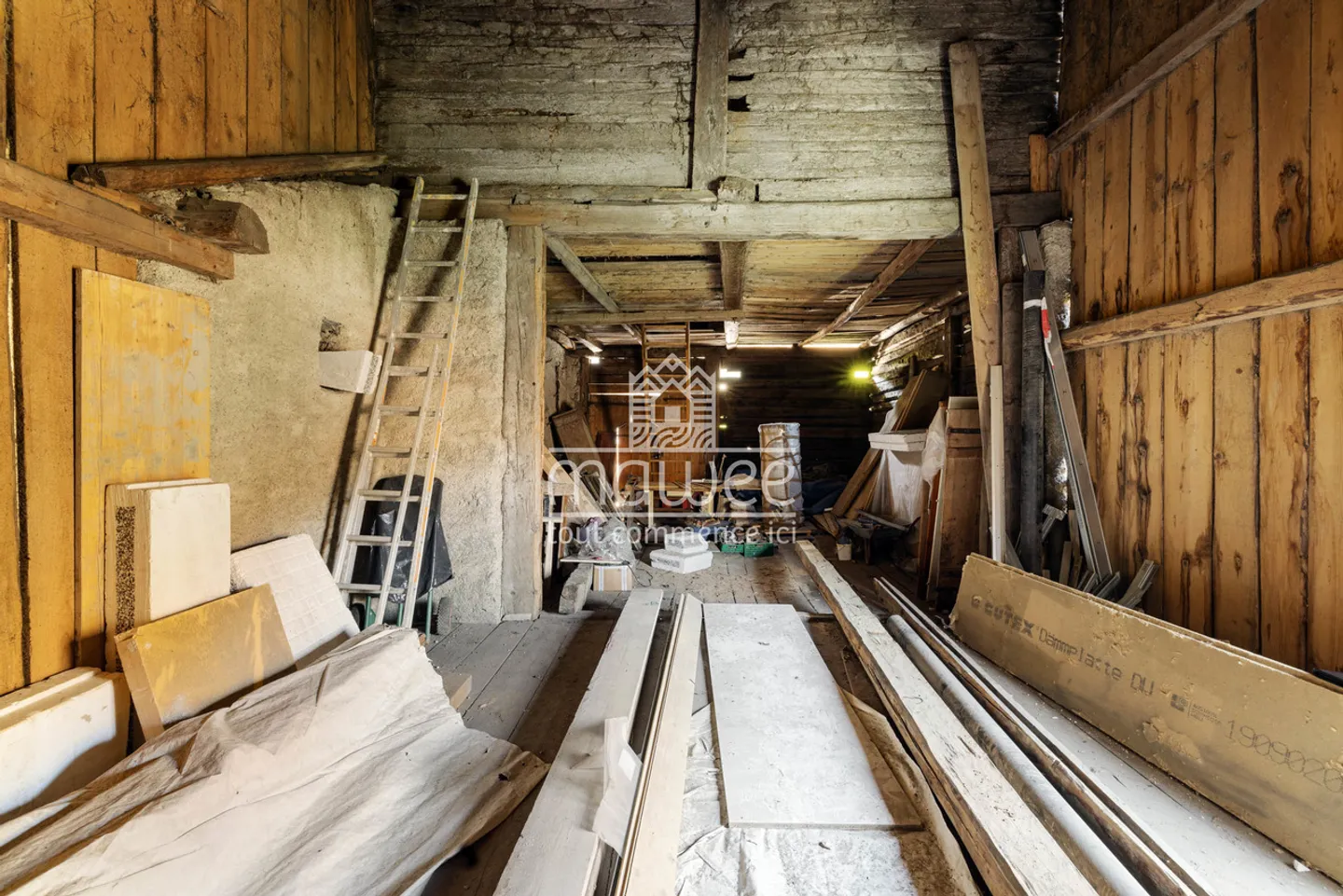 7-Zimmer-Dorfhaus mit zu renovierender Scheune in Orsières! - Foto 8 von 14