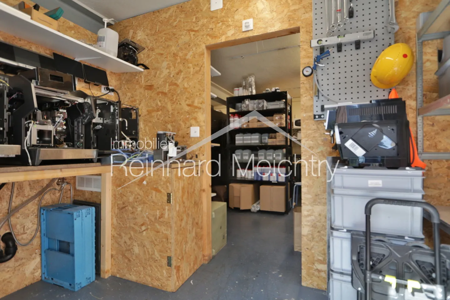 Negozio con ufficio sul retro in affitto in una posizione privilegiata - Foto 18 di 22