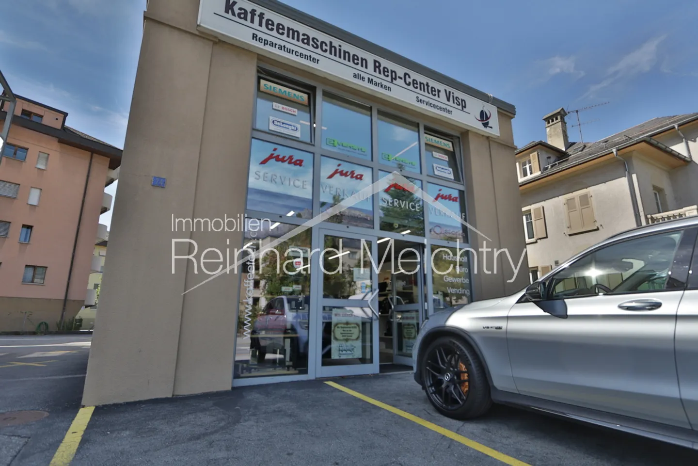 Negozio con ufficio sul retro in affitto in una posizione privilegiata - Foto 2 di 22