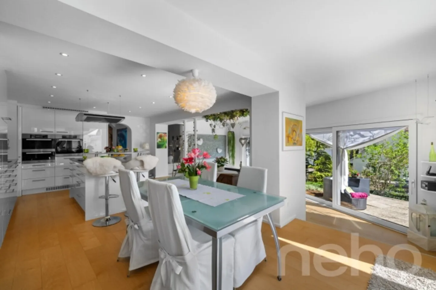 Stylishly renovated two-family house in a central location - Photo 5 of 13