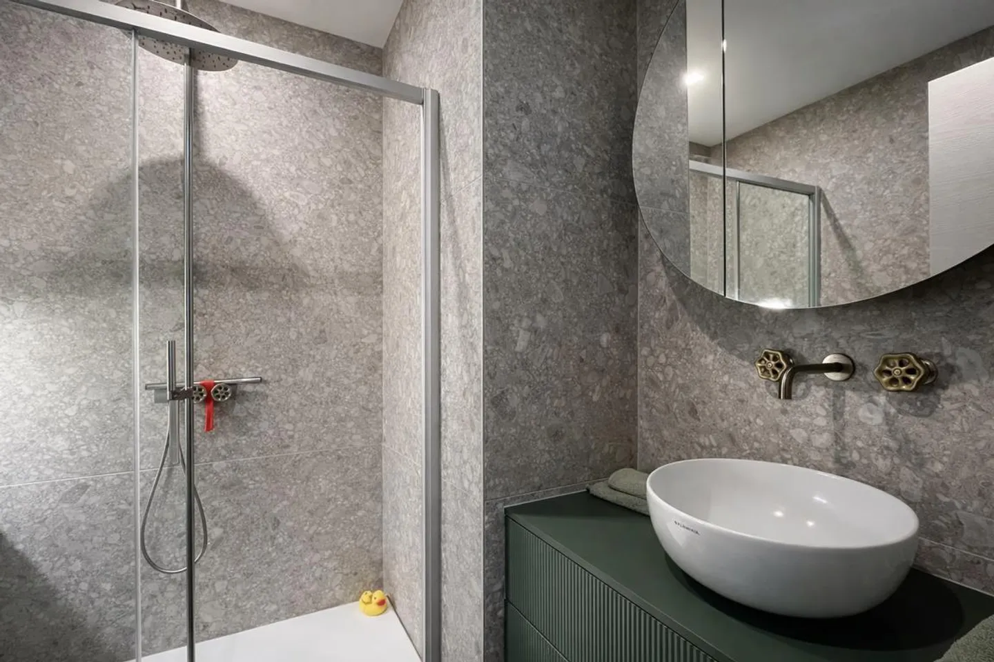 BELLINZONA - SPLENDID AND MODERN TWO-FAMILY PROPERTY - Photo 2 of 13