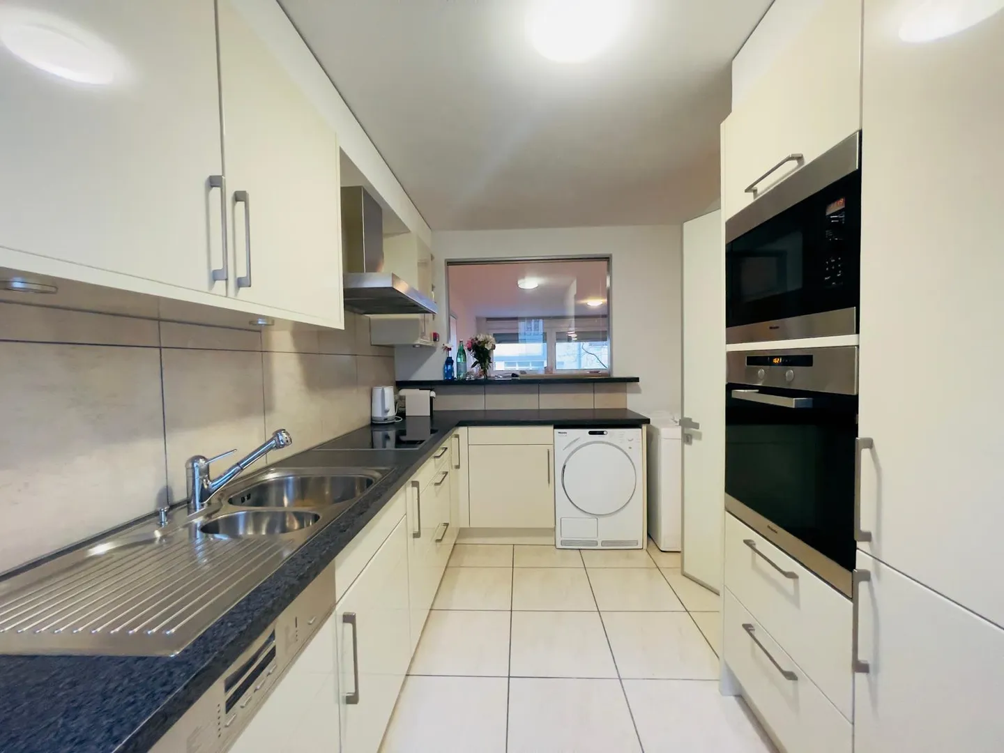 Furnished apartment for rent - Photo 1 of 9