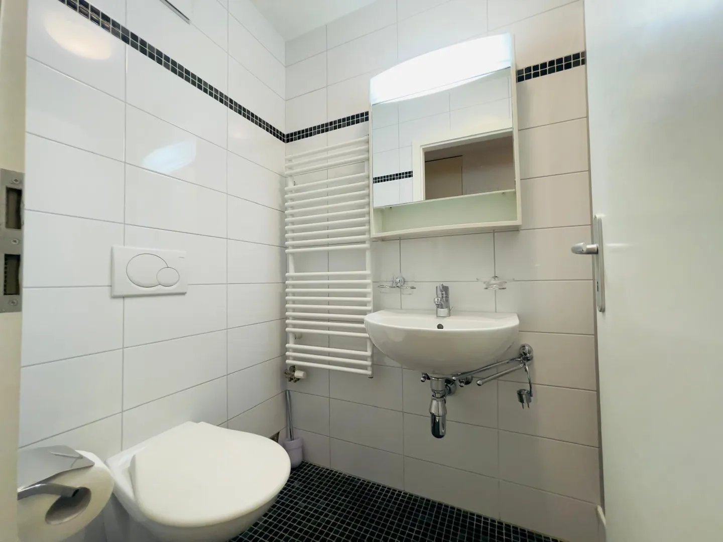 Furnished apartment for rent - Photo 8 of 9