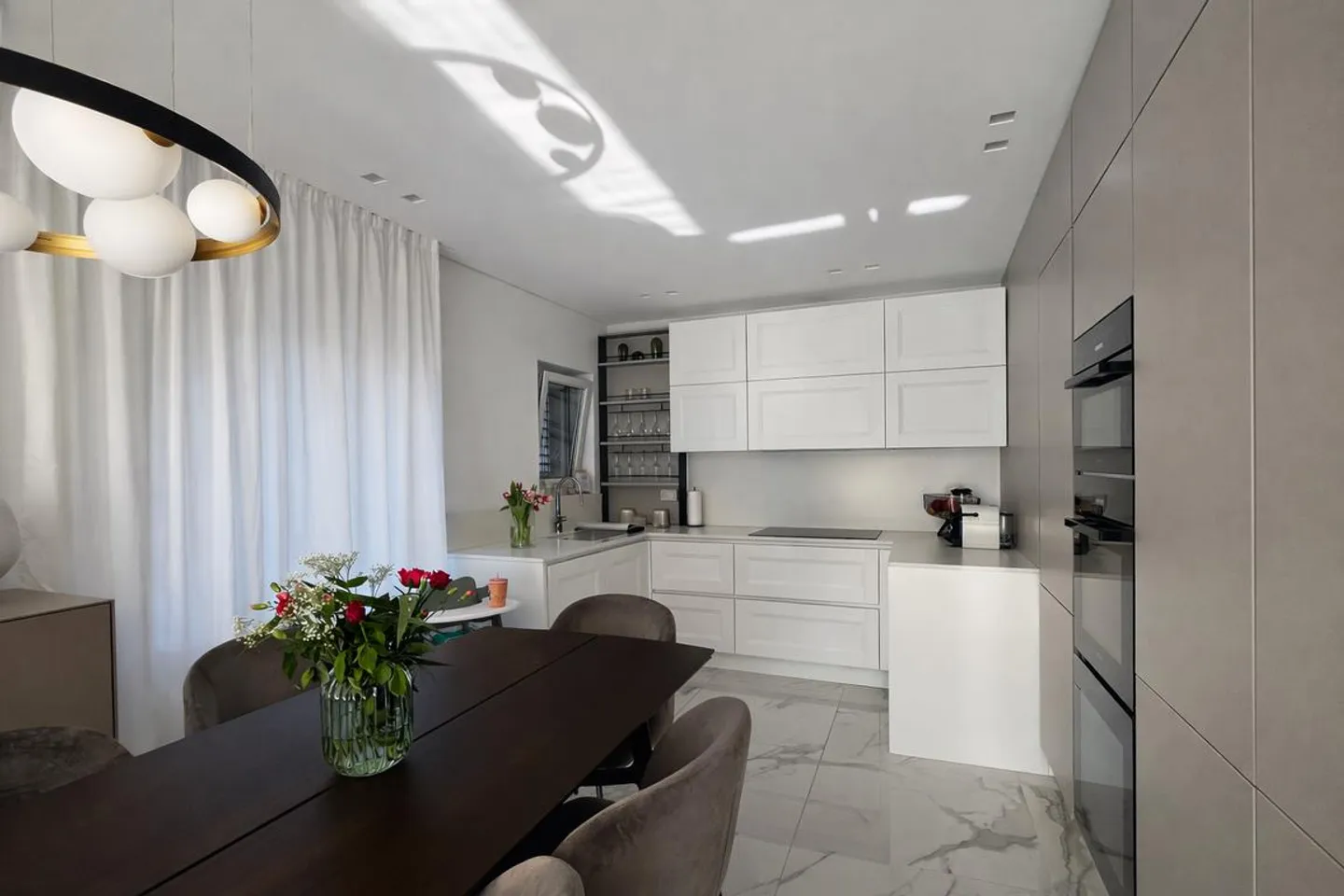 BELLINZONA - SPLENDID AND MODERN TWO-FAMILY PROPERTY - Photo 11 of 13